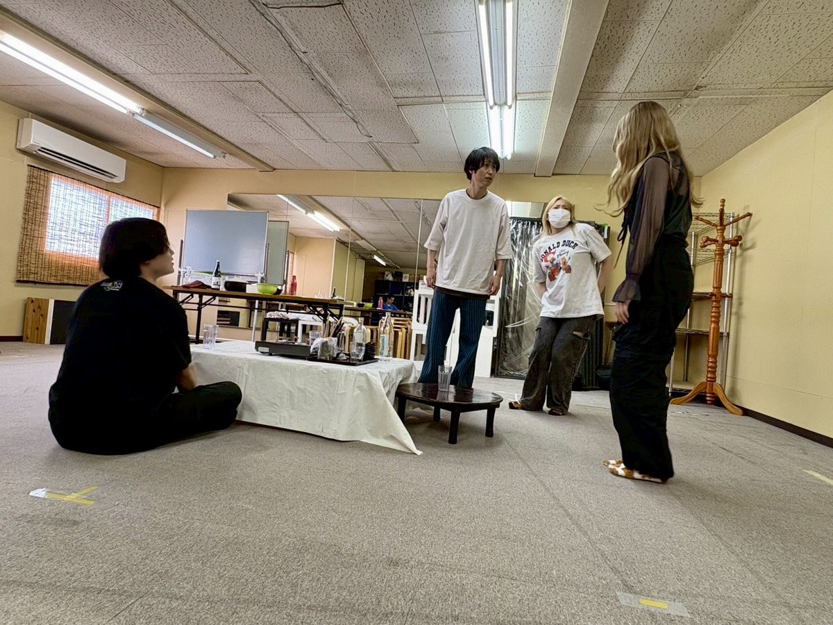 今日も #飯田家2025 の稽古でした！

実際に鍋を食べながらお芝居するとまた全然違くて、お話のシリアスさに反して試行錯誤の日々がとても楽しいです☺️

こちら配信もあります！！まだまだご予約お待ちしております🔑
🎫劇場→torioki.confetti-web.com/form/4124
🎫配信→airstudio.zaiko.io/item/372649