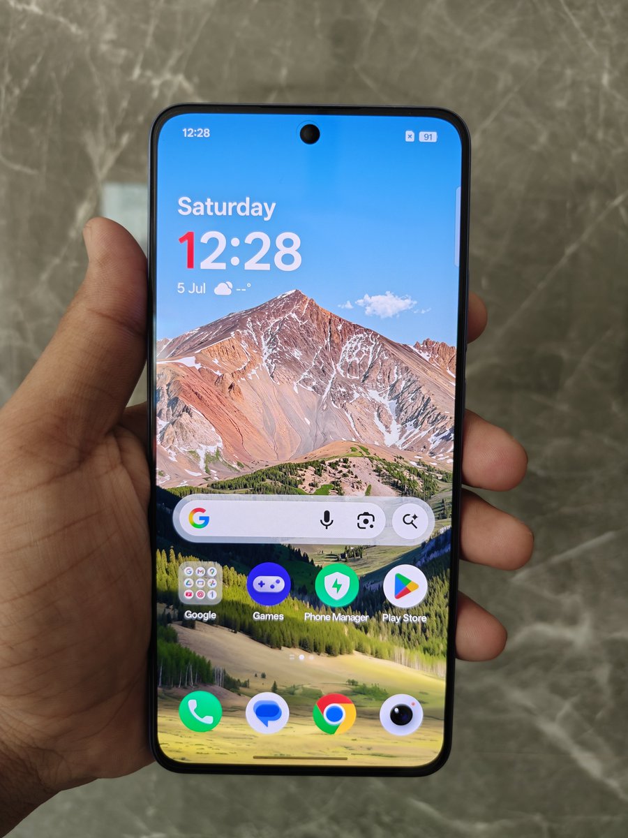 I have been using the OnePlus Nord CE 5 for the last 7 days, and here is my overview on the same:

💰 Price ₹24,999 (8GB+128GB)

#OnePlusNordCE5
Design and Build
The OnePlus Nord CE 5 comes with a minimalist design. The build quality is good for its price segment. It fits well