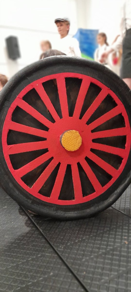 SevenoaksPri's tweet image. Congratulations to Class 6C on a wonderful performance last night of the Year 6 production, Chitty Chitty Bang Bang Jrn 🎭  Well done everyone! 👏 #SPSValues #courage #dollonamusicbox #proud