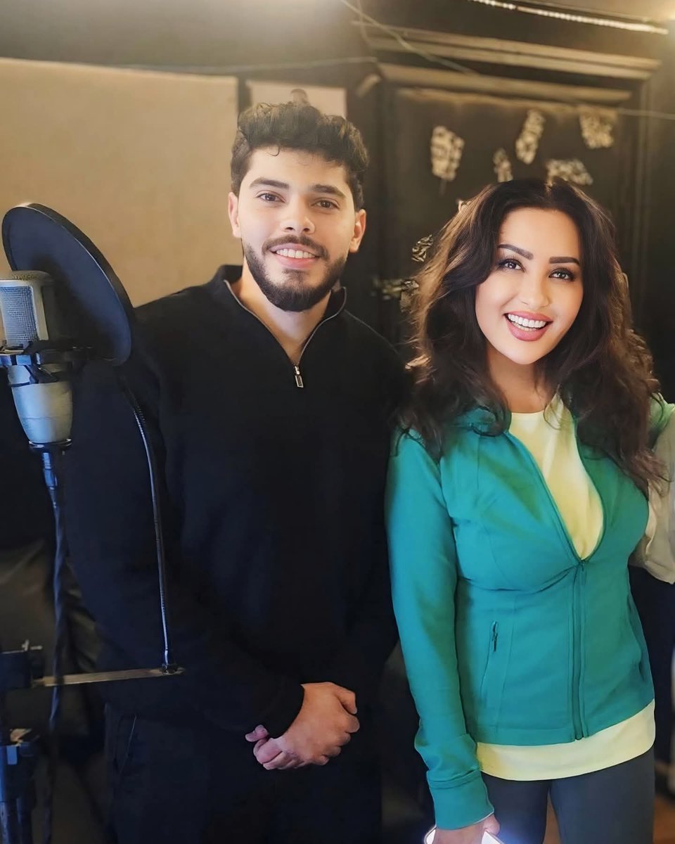 ١- هتقبلني ٢- اكتشفت ٣ - قبل ما تبعد  تلت أعمال من كلماتي مشارك بيهم في البوم الفنانة الكبيرة لطيفة بحبهم وقريبين من قلبي يارب يعجبوكم ❤️ 
#لطيفة #محمد_شافعي #new_album