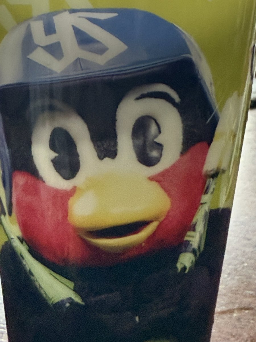 hattori4648's tweet image. じんカラ、唐揚げですよ!醤油と塩があります😆美味いですよ😋これ、ソフトドリンク限定なんだけど、つば九郎カップの上に皿が乗っかってて、そこに唐揚げが入ってます♪
#ミュージック10