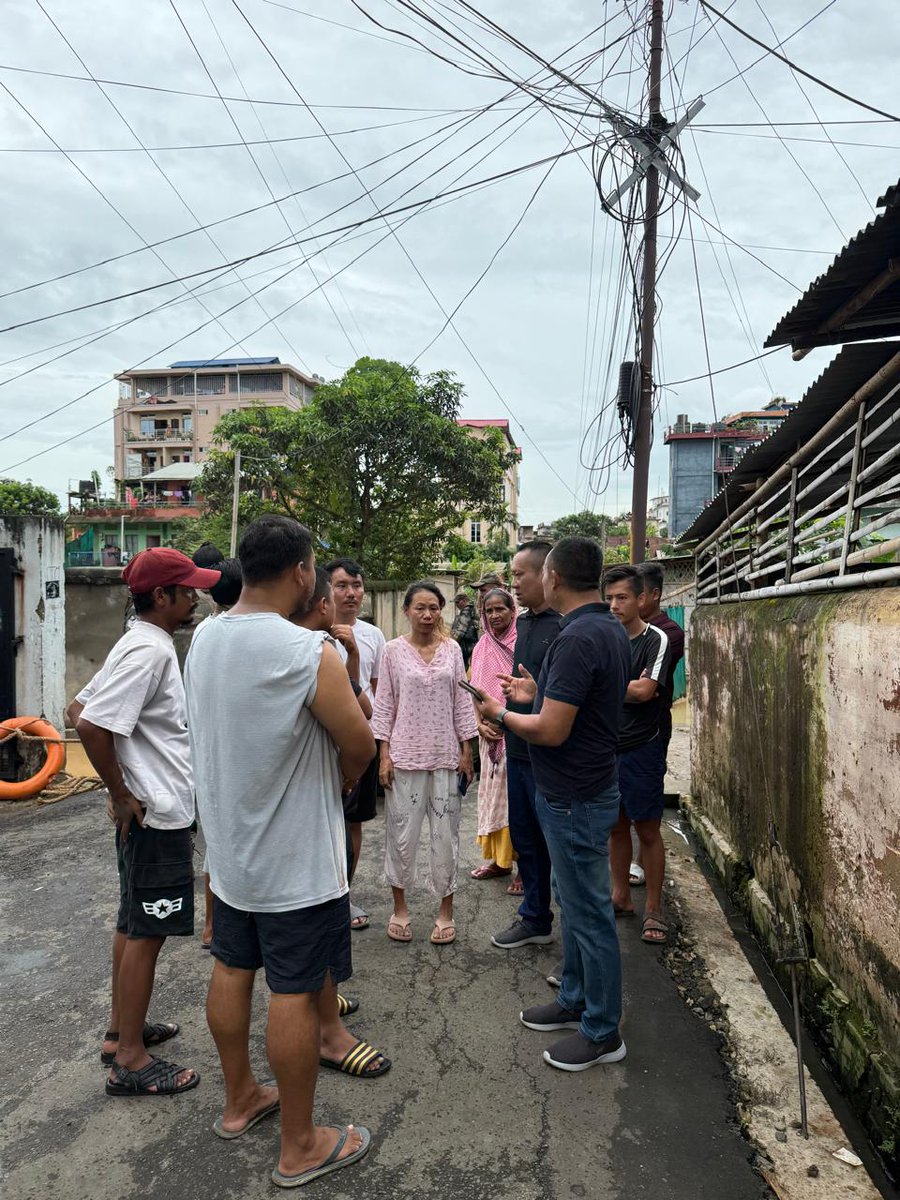 DMC Ward 5 Councillor Shri Kuhoi Zhimo visited the flood-affected areas of East Police Colony to assess the situation and extend support to affected residents.

The relief initiative was carried out in coordination with the Dimapur District Administration, SDRF, Assam Rifles (111