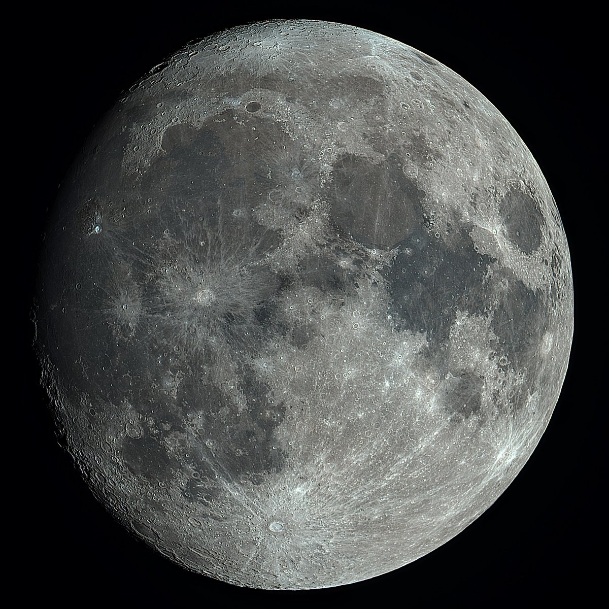 m_aquarock's tweet image. 月 2025.07.08
あっ、月が見える!と急遽撮影したのですがあっという間に曇ってしまいました。
因みに星が見えたのは10日ぶり、月を撮ったのは5月以来とか……。