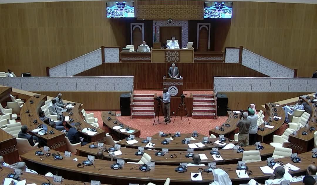 📍الجمعية الوطنية تُجيز 3 مشاريع قوانين حيوية:
 تمويل مشروع "تمكين المرأة والعائد الديمغرافي" لتعزيز صحة وتعليم وفرص النساء والفتيات
 دعم المرحلة الأولى من برنامج نقل الكهرباء في غرب إفريقيا
 قرض لإنشاء محطة طاقة شمسية بكيفه وتحسين الولوج للكهرباء لـ80 ألف أسرة جنوب البلاد