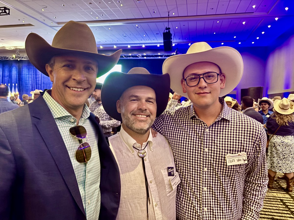 JeffDavisonYYC's tweet image. No shortage of excitement about change on the horizon for our city at the Enterprise Stampede Event, as well as MLA Devin Dreeshan’s Stampede Reception at the BMO Centre! #yyc #stampede
-Jeff