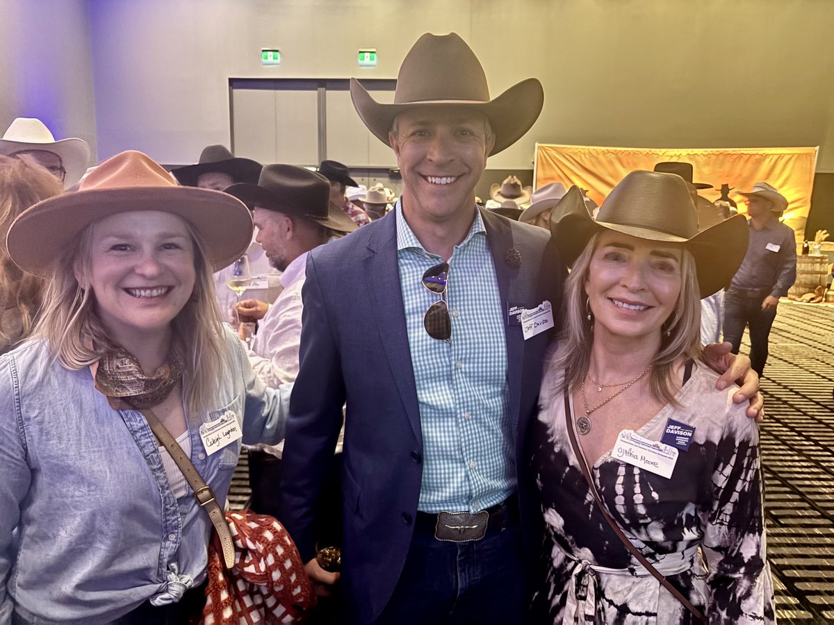 JeffDavisonYYC's tweet image. No shortage of excitement about change on the horizon for our city at the Enterprise Stampede Event, as well as MLA Devin Dreeshan’s Stampede Reception at the BMO Centre! #yyc #stampede
-Jeff
