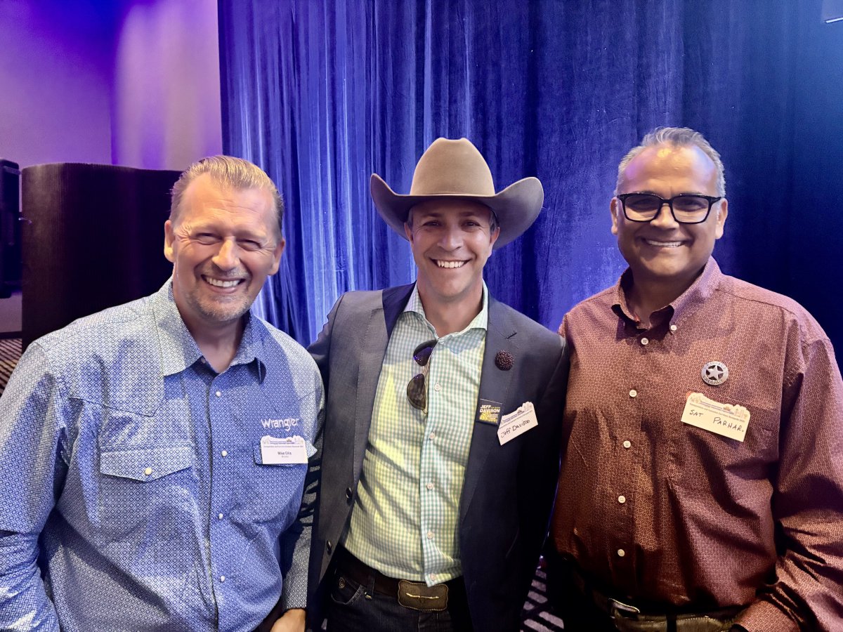 JeffDavisonYYC's tweet image. No shortage of excitement about change on the horizon for our city at the Enterprise Stampede Event, as well as MLA Devin Dreeshan’s Stampede Reception at the BMO Centre! #yyc #stampede
-Jeff