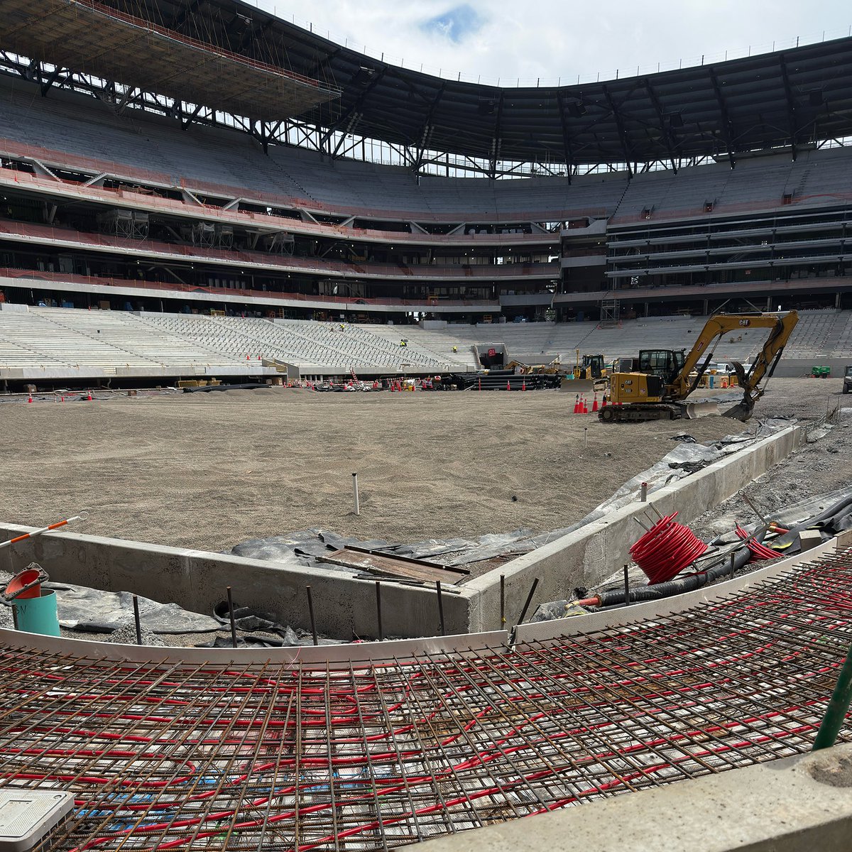 PeteGuelli's tweet image. One day closer to kick off in our new home! #BillsMafia
New Highmark Stadium is looking better by the day: bufbills.co/3ZYtiEt