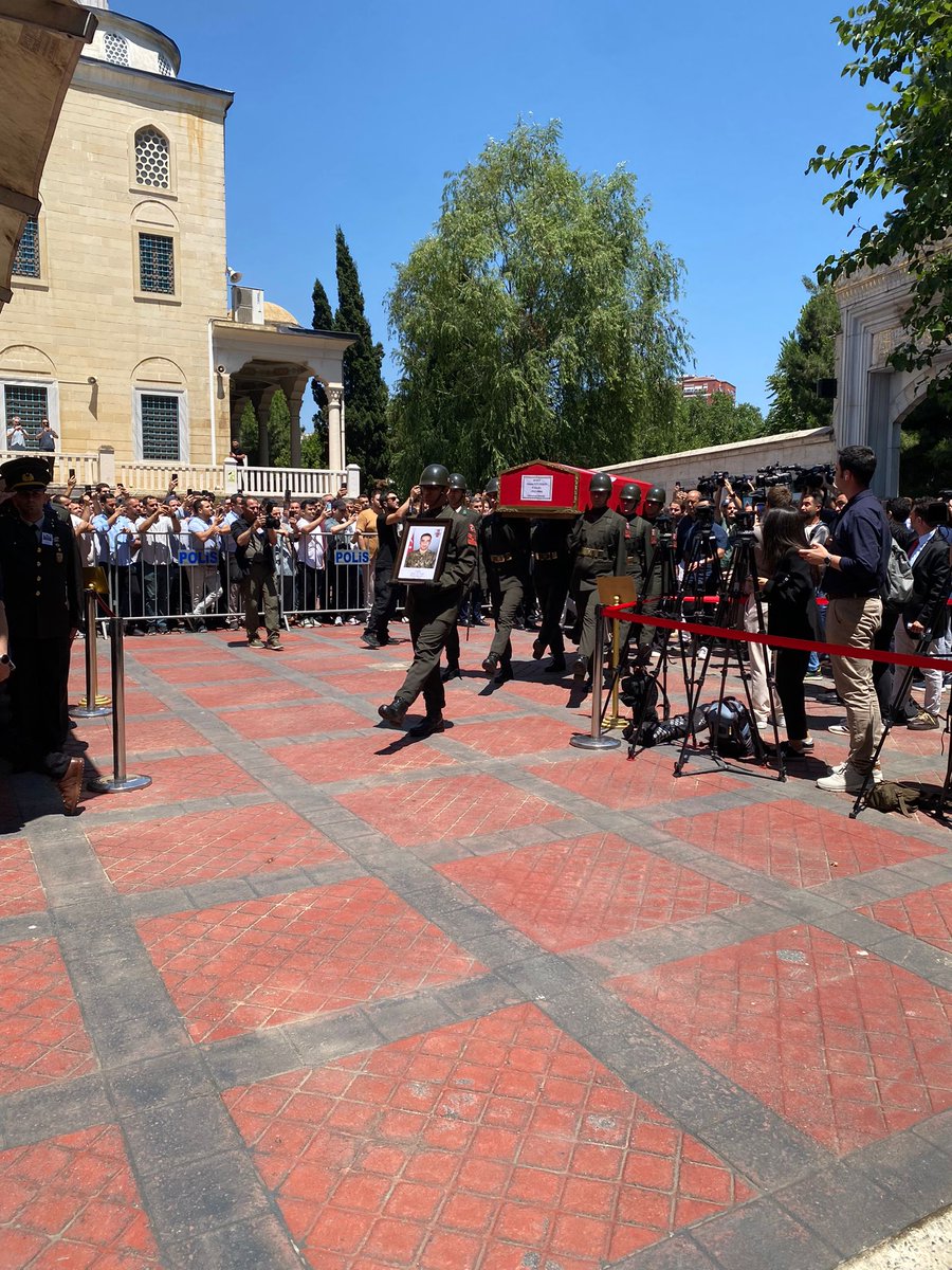 Şehit Gazi ve Harp Malüllerinden Sorumlu İl Başkan Yrd. Sn. Yusuf Vedat Hügül, Sn. Zafer Turan Nuhoğlu, İlçe Bşk. Sn. Turgut İnan ve İlçe Ynt.  Pençe-Kilit harekatı bölgesinde şehit düşen P. Söz. Er Ahmet Gültekin'in cenaze törenine katıldılar

Şehidimize Allah’tan rahmet dileriz