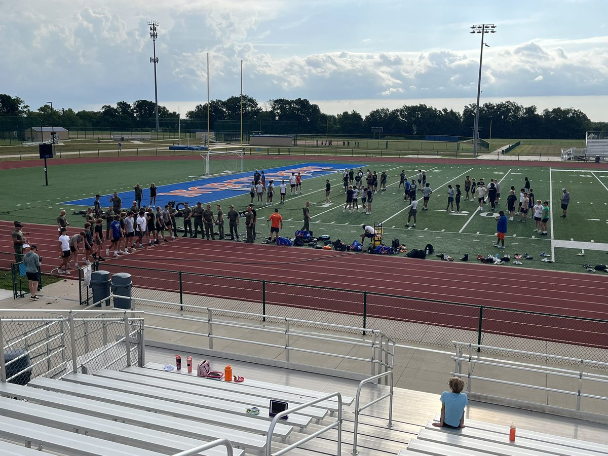 NP_Grizzly_AD (@np_grizzly_ad) on Twitter photo <a href="/NPGrizzliesFB/">North Point Grizzlies Football</a> Thank you St. Charles County Regional SWAT for coming and putting our <a href="/NPGrizzliesFB/">North Point Grizzlies Football</a> players through a workout. Major emphasis on team toughness and encouraging each other. <a href="/Dr_Shelmire/">North Point Grizzlies</a> <a href="/NPGrizzliesFB/">North Point Grizzlies Football</a> Thank you St. Charles County Regional SWAT for coming and putting our <a href="/NPGrizzliesFB/">North Point Grizzlies Football</a> players through a workout. Major emphasis on team toughness and encouraging each other. <a href="/Dr_Shelmire/">North Point Grizzlies</a>