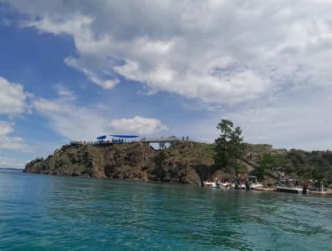 ...Амжилт гэдэг нь  эд баялаг , нэр хүндийн аль нь ч биш
   Харин өмнөө тавьсан зорилгоо алхам алхмаар урагшлуулж , өөрийгөө ялахыг л хэлдэг...гэх
Сайхан амарцгаагаарай!