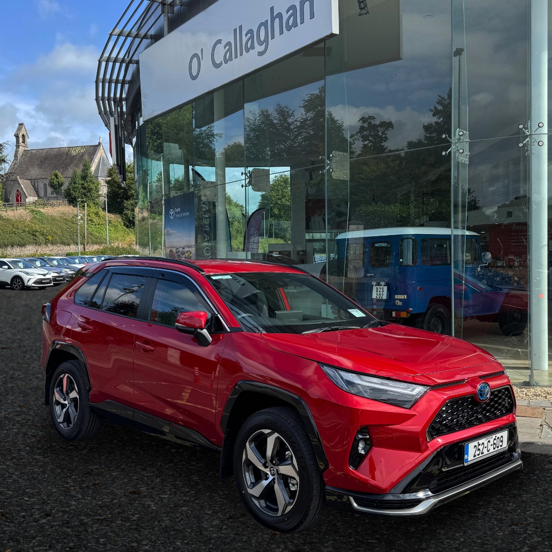 252 RAV4 Plug-in Hybrid Sol in stunning Pearl Red, accessorised with wind deflectors.

2.5 Plug-In Hybrid (306 hp)
Up to 75km combined range
Pre-Collision System, Pedestrian day &amp; night-time and Cyclist daytime Detection …and much more!

ocallaghanmotors.com/models/rav4-pl…