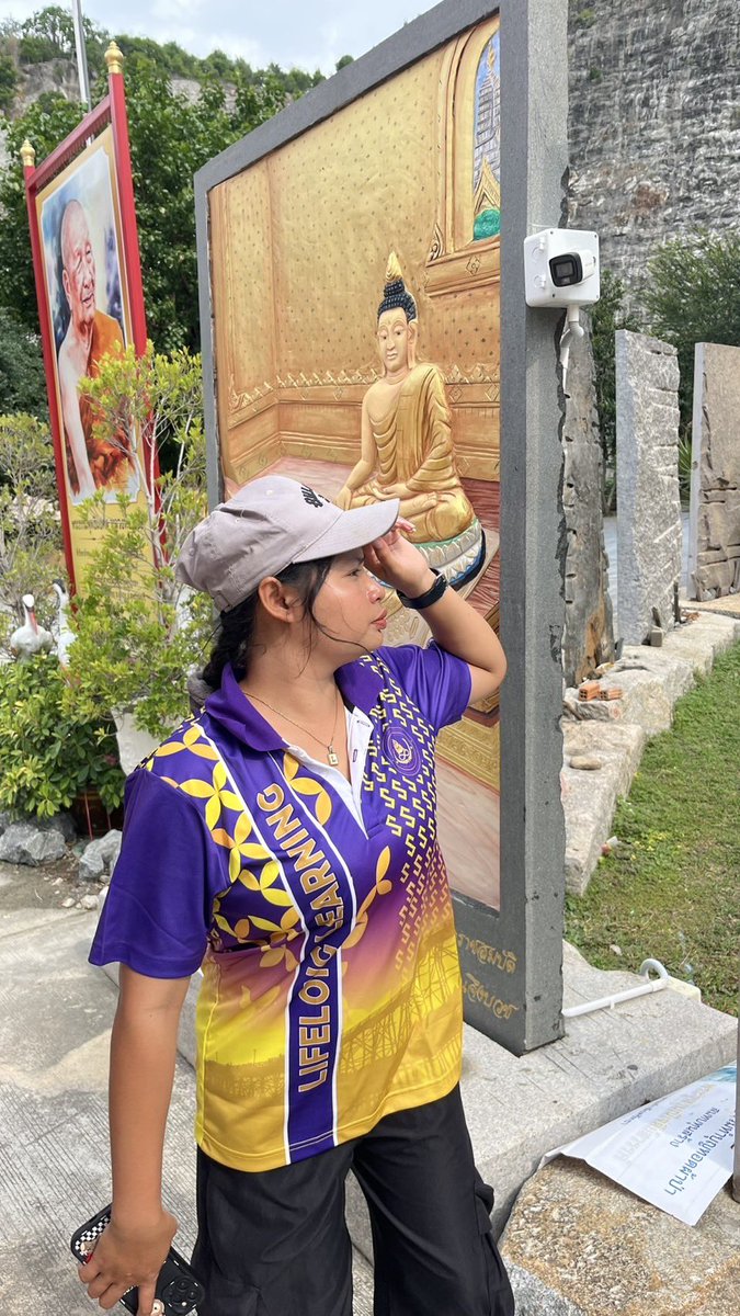 nmsdpn1's tweet photo. คำคมปลอบใจวันนี้ นอกจากเค้าจะไม่รัก ข้อความที่ทักไปเค้าก็ไม่อ่าน น่าสงสารจังเลย555
#สาวมือสอง
#สาวสังขละบุรี https://t.co/NAmAkFkWCJ