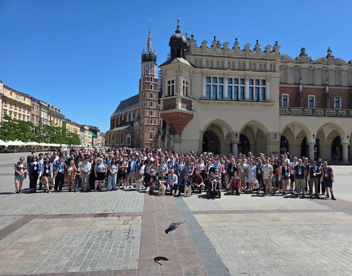 Godzillin's tweet image. Un resumen de la participación del GBE de la @UNED en el XXII Annual Meeting de la @EAVPalaeo celebrado en Cracovia (#Polonia):
▶️ godzillin.blogspot.com/2025/07/un-res…
#paleontology #meeting