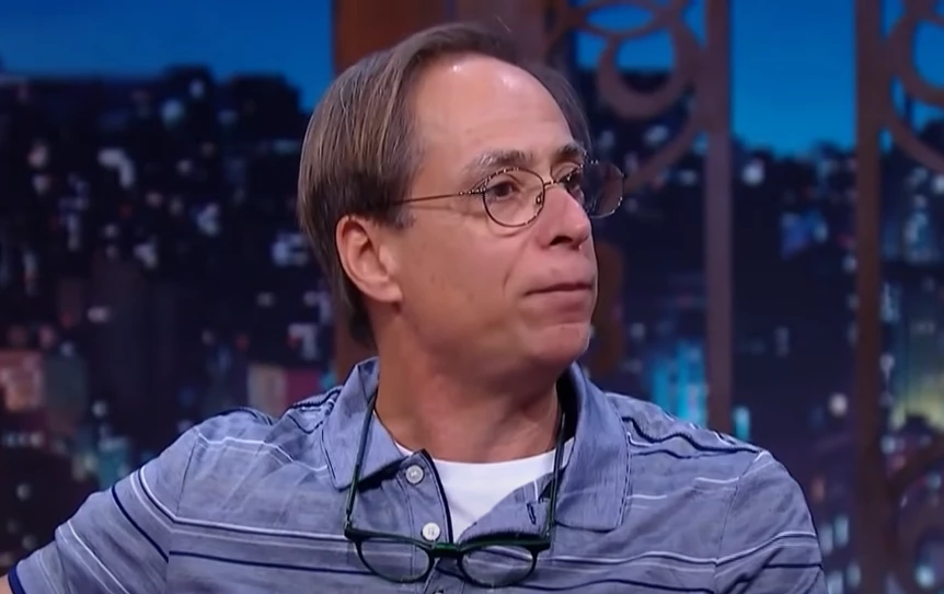 “Eu acho muito bom que o governo do PT diga, sem meias palavras, que este Congresso atual, de maioria de apoiadores do violentíssimo e desonesto eterno fascismo brasileiro, age contra os empobrecidos e a favor dos enriquecidos”

Pedro Cardoso