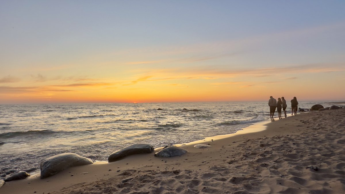 Another <a href="/PureMichigan/">Pure Michigan</a> sunset last night on Lake Michigan...