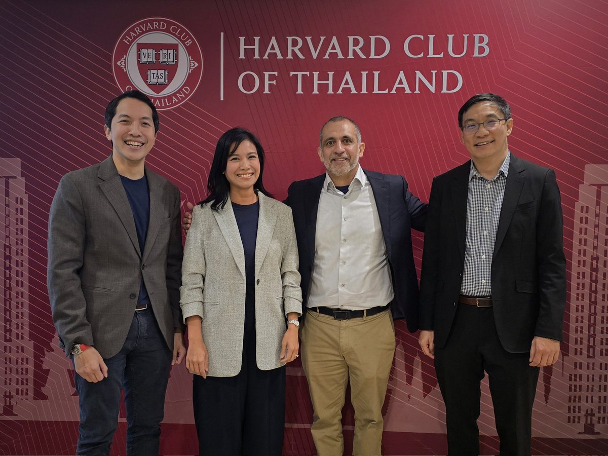 การศึกษาไทย... ทำไมเปลี่ยนไม่ได้สักที
.
วันก่อน ได้มีโอกาสเติมเต็มสมองและแรงบันดาลใจจาก Professor Asim Ijaz Khwaja ผู้อำนวยการของ Harvard Center for International Development ในการเสวนาเรื่อง From Trapped to Transformation: ก้าวข้ามผ่านกับดักสู่การเปลี่ยนแปลง จัดโดย TDRI ×