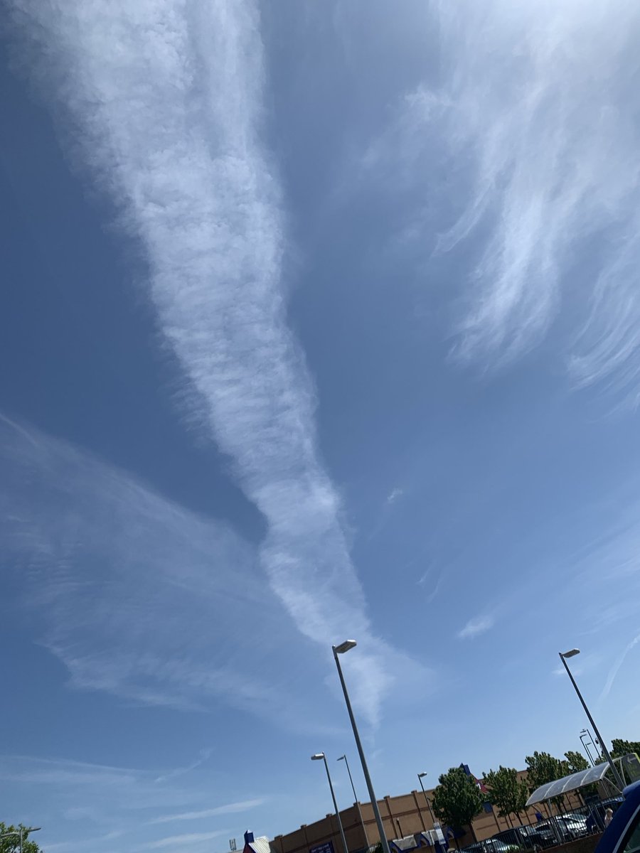 resist_11's tweet image. I see the #SkyBastards are out again today.
#GeoEngineering
#SunDimming