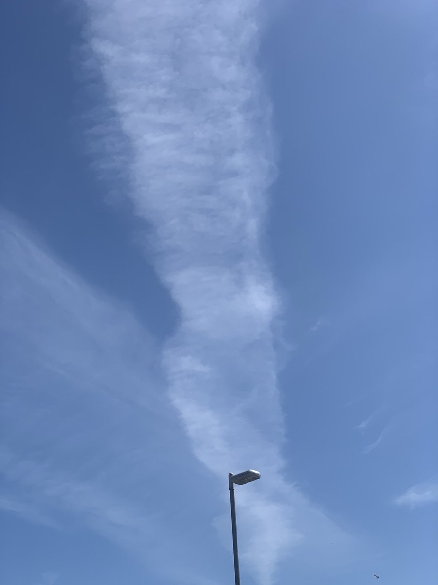 resist_11's tweet image. I see the #SkyBastards are out again today.
#GeoEngineering
#SunDimming