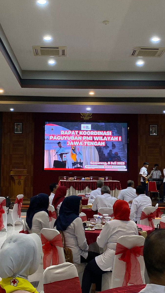 Ketua PMI Provinsi Jawa Tengah, Sarwa Pramana menyampaikan Sambutan dan Pengarahan Dalam Pertemuan Korwil I  JAWA Tengah di Aula UDD PMI Kota Semarang (8/7)