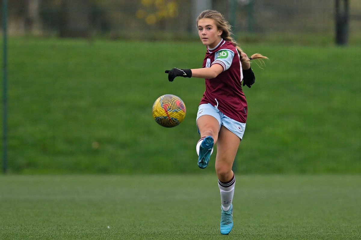 #ProudPurple Congratulations Lois from Yr10 who has been awarded a place in the Kent U16 girls’ Football squad representing Chis and Sid. 

This is a great achievement and testament to Lois’ tenacity in pursuing the sport she loves.