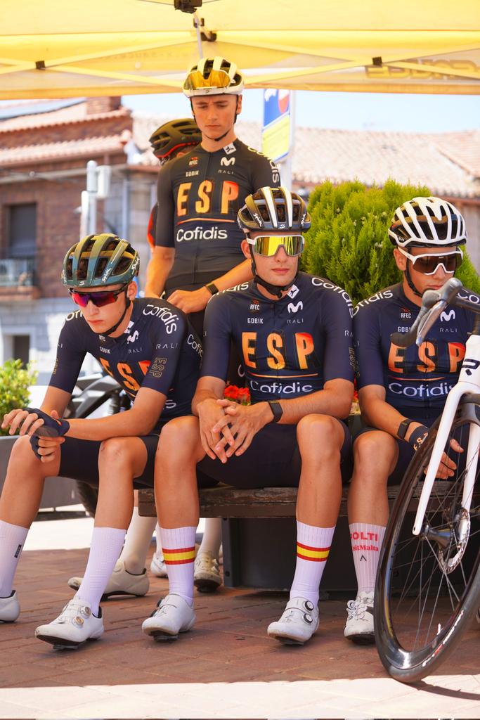 ¡Estamos de estreno!😍

Nuestros juniors serán los encargados de la puesta de largo en competición de nuestra nueva piel GOBIK para el #TeamESPciclismo🇪🇸

¡Desde hoy, los nuestros se pondrán a prueba en la siempre exigente <a href="/vueltamadridS23/">Vuelta a Madrid Sub23</a> !💥

¡Mucha suerte, equipo!🫶