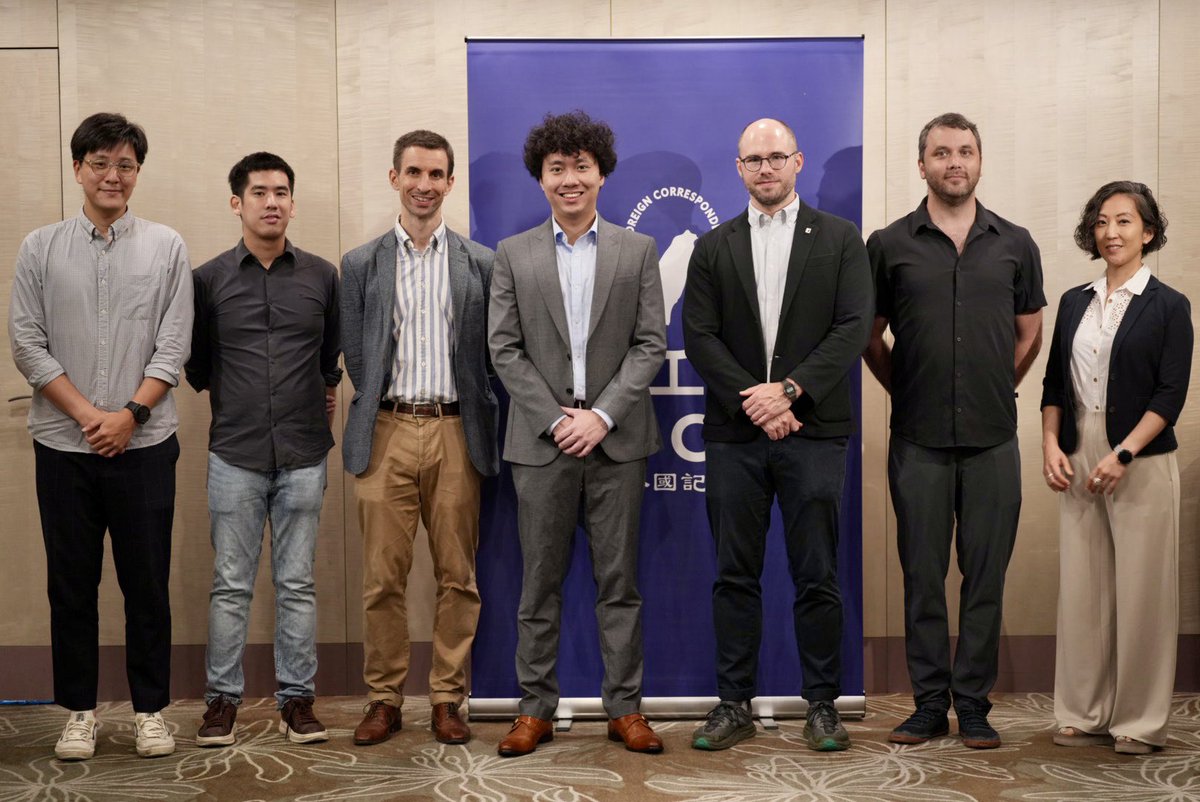 TaiwanFCC's tweet image. Announcement: The Taiwan Foreign Correspondents’ Club has recently elected a new leadership for 2025-2026.

The new directors are:
Thompson Chau (Chairman)
David Demes (Vice Chairman)
Brian Hioe 
Emily Wu 
Gregor Stuart Hunter
Kris Lih 
Lloyd Roberts 
Michael Garber 
William Chen