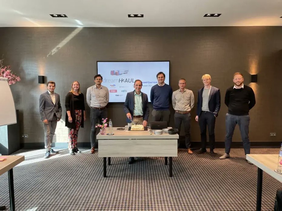 fuelcellsworks's tweet image. Dutch consortium DREAMH2AUL has begun developing two 44-ton hydrogen-electric trucks and a public #hydrogen dispenser at a business park in the Netherlands, set to operate by mid-2023.

#hydrogentrucks #HydrogenNow #Fuelcells #CleanEnergy #Decarbonise

fcw.sh/diYRZU