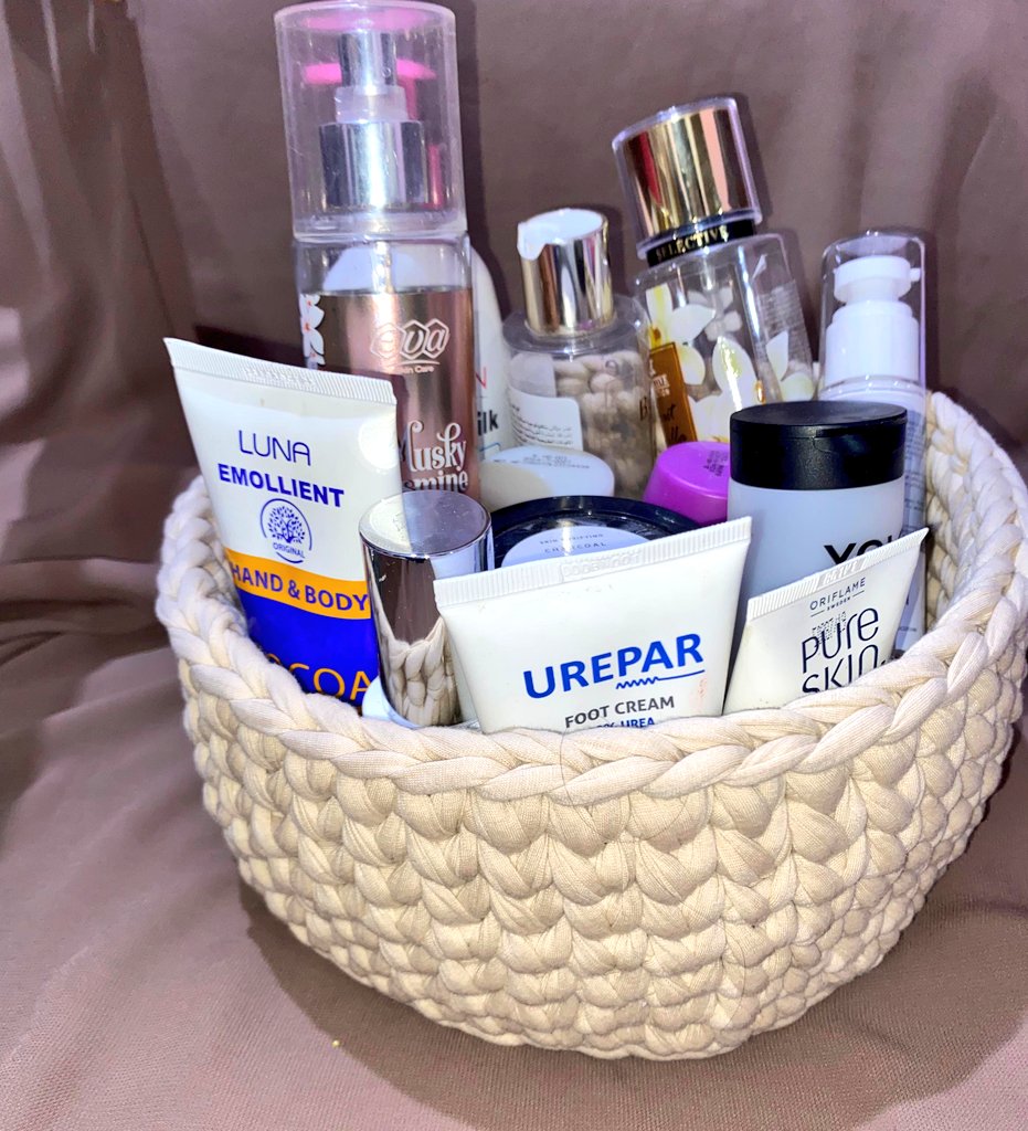 shaima_yaseen77's tweet photo. Keep your accessories and skincare products organized in our handmade crochet boxes — stylish, practical, and made to last! 🧶💫
#كروشيه
#crochet
#crochetdecor #handmadevibes #crochetbasket #organizedinstyle
#myhandmade https://t.co/trHpHiUi23