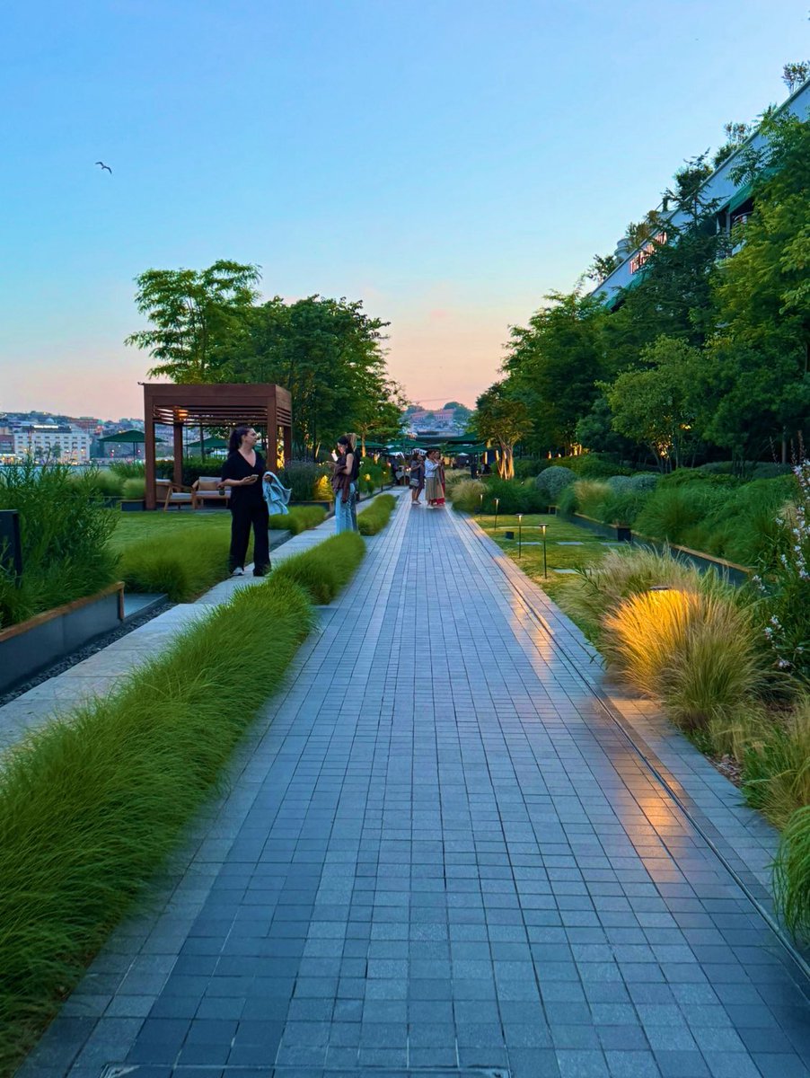 لا تعلم في أي لحظه يُقال لك فيها

              ﴿ قَد أُوتِيتَ سُؤلَكَ ﴾  

فلا تمل من الدعاء 

وإرفع كل حاجاتك ورغباتك 

إلى أكرم الأكرمين سبحانه ... 🤍

                       ✨ يــارب ✨