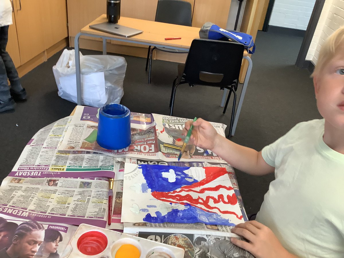 Pine Class enjoyed painting their volcanoes with acrylic paint today. There were some fantastic mixing skills being used to create the colours needed.