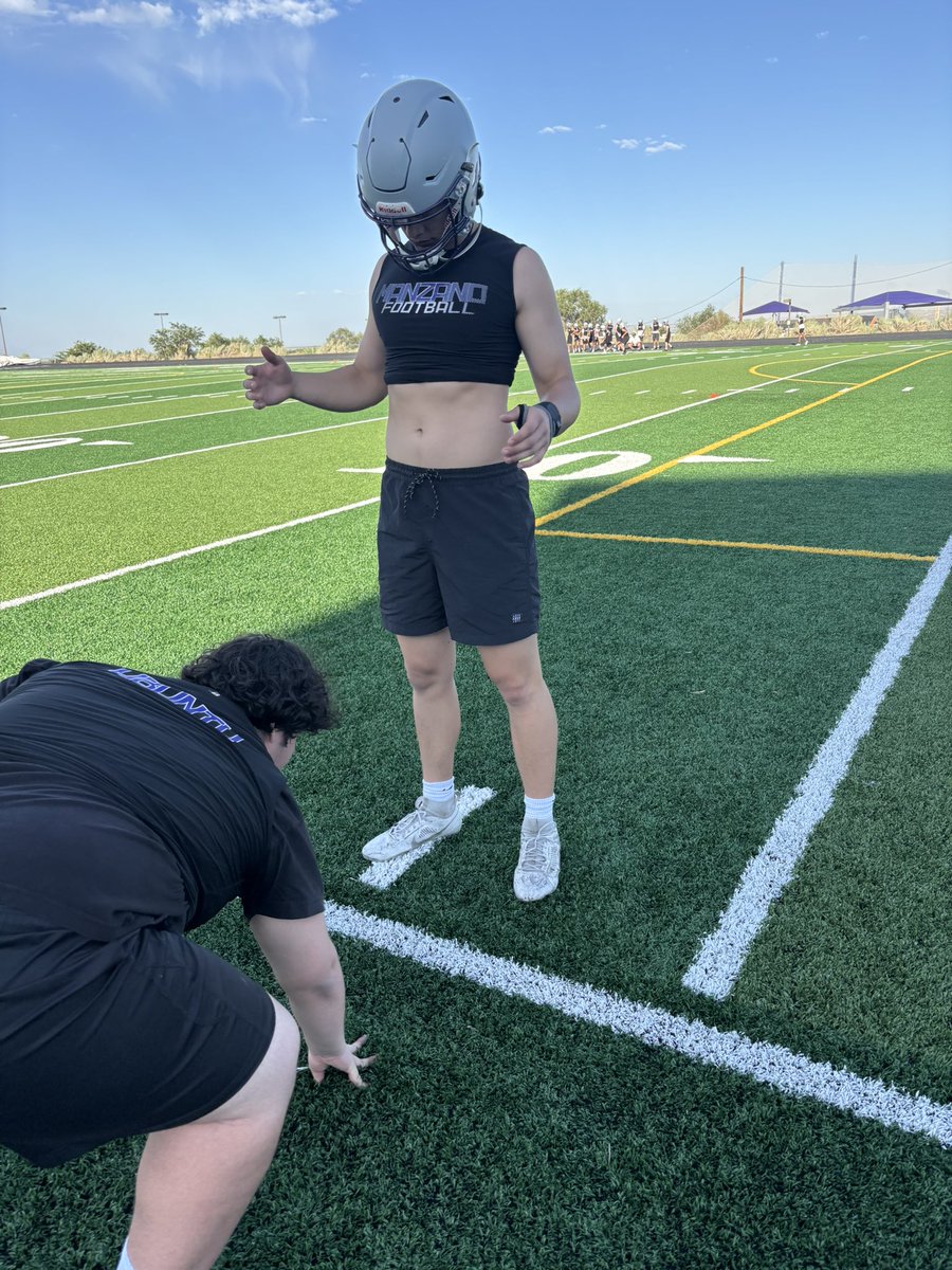 ManzanoFB's tweet image. Iron sharpens iron.
Brotherhood, competition, and commitment.
We don’t just wear “Ubuntu” — we live it. 💪🏽💜 #ManzanoFootball #Ubuntu #MonarchMentality #SummerGrind