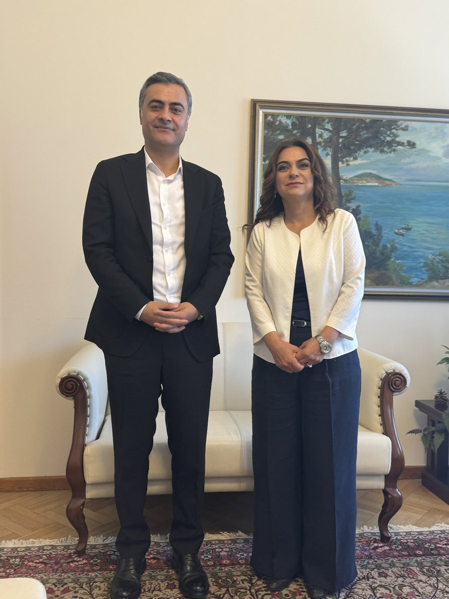 Barış anneleri “ Savaşın acılarına  son vermek, barışı büyütmek “ çağrısıyla TBMM’nin tarihi sorumluluğunu yerine getirme çağrısı yaptılar. 
 
Tarihi bir sürecin eşiğindeyiz. Yüreği yanan annelerin isteği toplumsal barıştır. Buna hep birlikte ulaşacağımıza inanıyoruz.