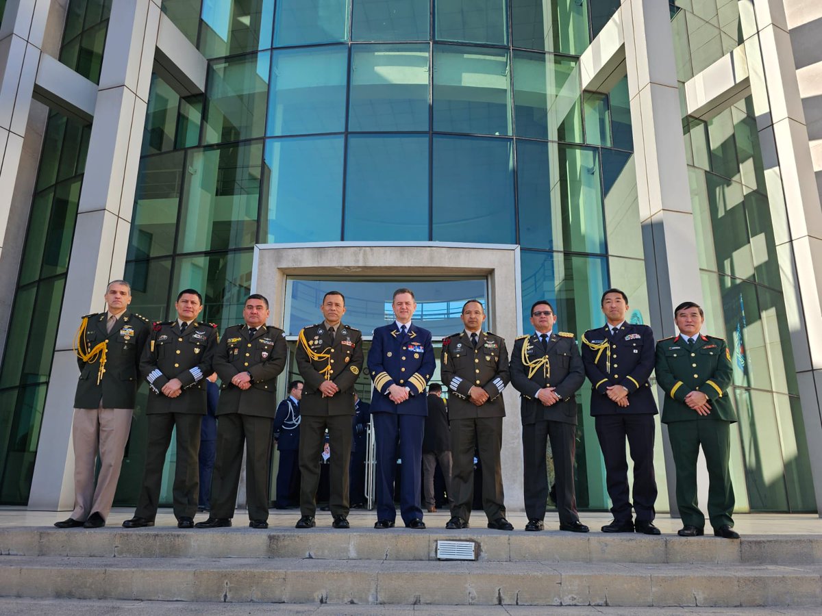 Embajada de Guatemala en Chile (@embaguate_chile) on Twitter photo Para esta Embajada fue un honor participar por medio del Agregado Militar, Coronel Luis Montoya, en el Aniversario del Estado Mayor Conjunto de Chile, ceremonia presidida por la Ministra de la Defensa Nacional y el Comandante en Jefe del <a href="/EmcoChile/">Estado Mayor Conjunto</a>
🇬🇹🤝🇨🇱 Para esta Embajada fue un honor participar por medio del Agregado Militar, Coronel Luis Montoya, en el Aniversario del Estado Mayor Conjunto de Chile, ceremonia presidida por la Ministra de la Defensa Nacional y el Comandante en Jefe del <a href="/EmcoChile/">Estado Mayor Conjunto</a>
🇬🇹🤝🇨🇱