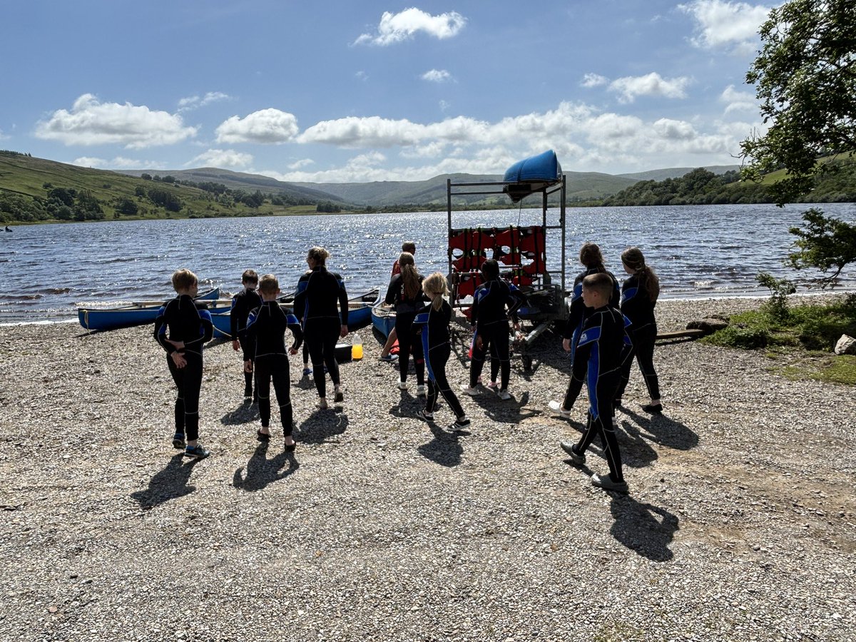 Mr Kelly and Mrs Bentley’s turn to go Canoeing!