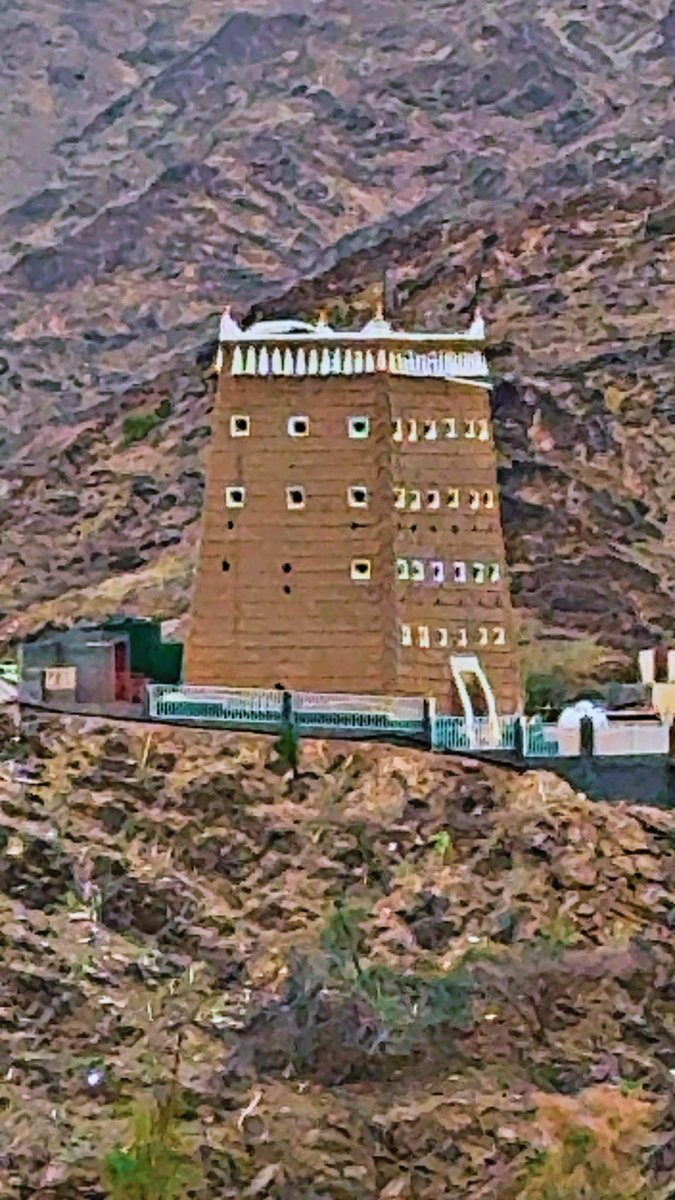 #الشاعر_سالم_اليامي (@sm1200s) on Twitter photo انا الماضي اللي مانسى حاضره ماضيه
على عهد جدانك طريقي وجداني
//
عسى الخانق وصيحان وبلاده وواديه
من امطار ربي يصبح الصبح رياني
//
وعسى بيت ابوي العامر بذكره وطاريه
سلام وامان ورحمة الله والايماني
//
ابوي اللذي في كل لليله وانا ابكيه
وجودي عليه ويابري حالي وشاني
//
زعيم القبيله يوم انا الماضي اللي مانسى حاضره ماضيه
على عهد جدانك طريقي وجداني
//
عسى الخانق وصيحان وبلاده وواديه
من امطار ربي يصبح الصبح رياني
//
وعسى بيت ابوي العامر بذكره وطاريه
سلام وامان ورحمة الله والايماني
//
ابوي اللذي في كل لليله وانا ابكيه
وجودي عليه ويابري حالي وشاني
//
زعيم القبيله يوم