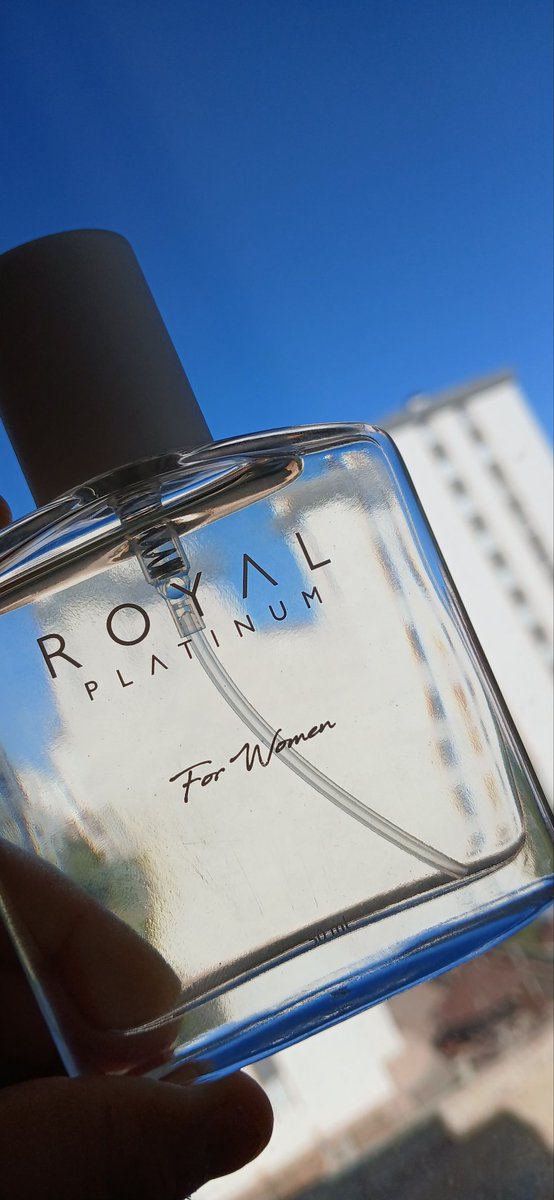 Bu arada parfüm manifestom gerceklesti ben bu kadarını da beklemiyordum. Kalıcılık ve kalite adına muhteşem 🫠🤤 ve 2. Ürün 1₺ 🤌🏻 
*tavsiye*