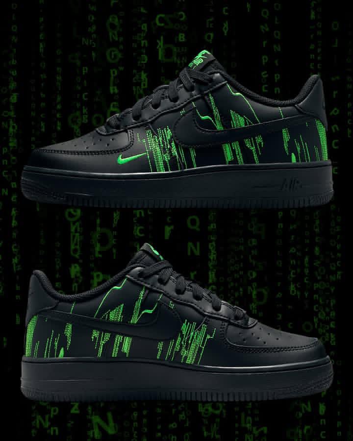 LaceLounge's tweet image. This Nike Air Force 1 Low, inspired by The Matrix, drops Fall 2025 for $130 👨‍💻
Kids Exclusive 🥰.
Would you plug into these kicks or pass on the simulation? 🟢⚫

#NikeAF1 #TheMatrix #KidsSneakers #SneakerDrop #Fall2025 #LaceLounge