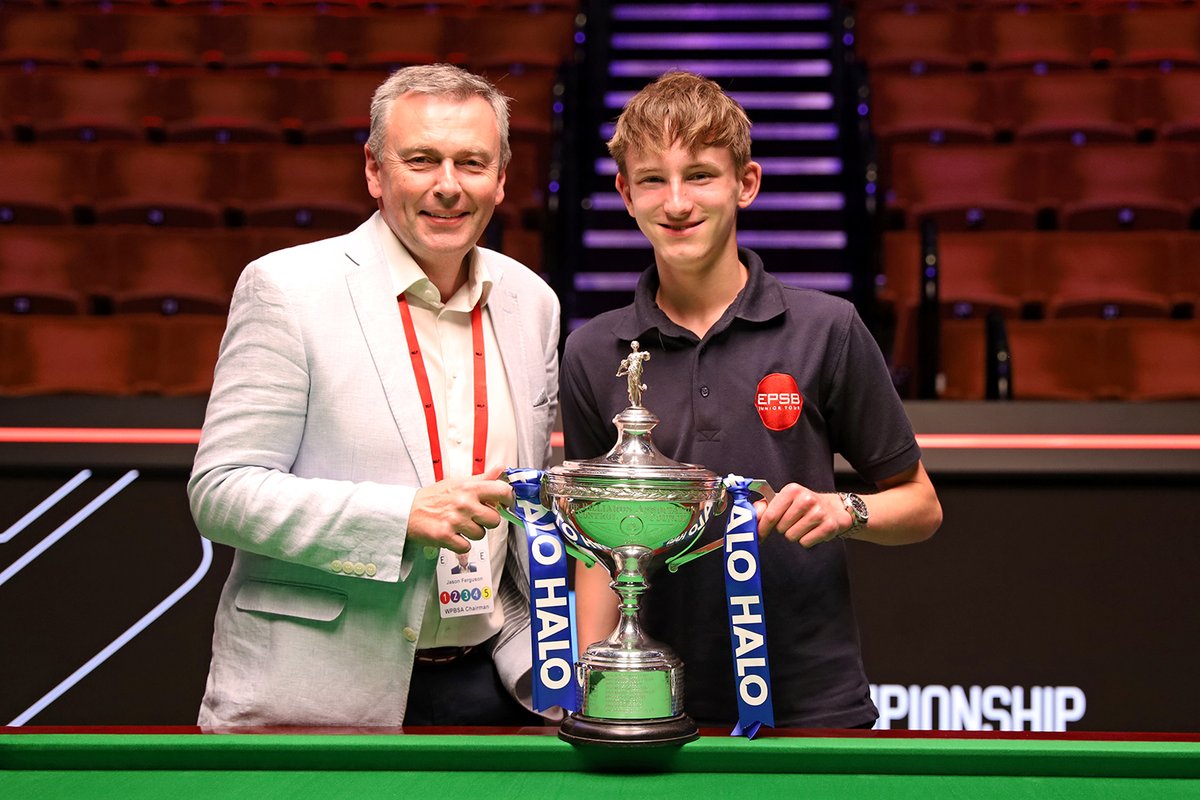 🤝 JUNIOR SNOOKER | We are passionate about the development of junior talent across England and providing opportunities for young players to progress.

Learn more about the opportunities we offer to the stars of tomorrow 👇

epsb.co.uk/development/ju…

#EnglishSnooker