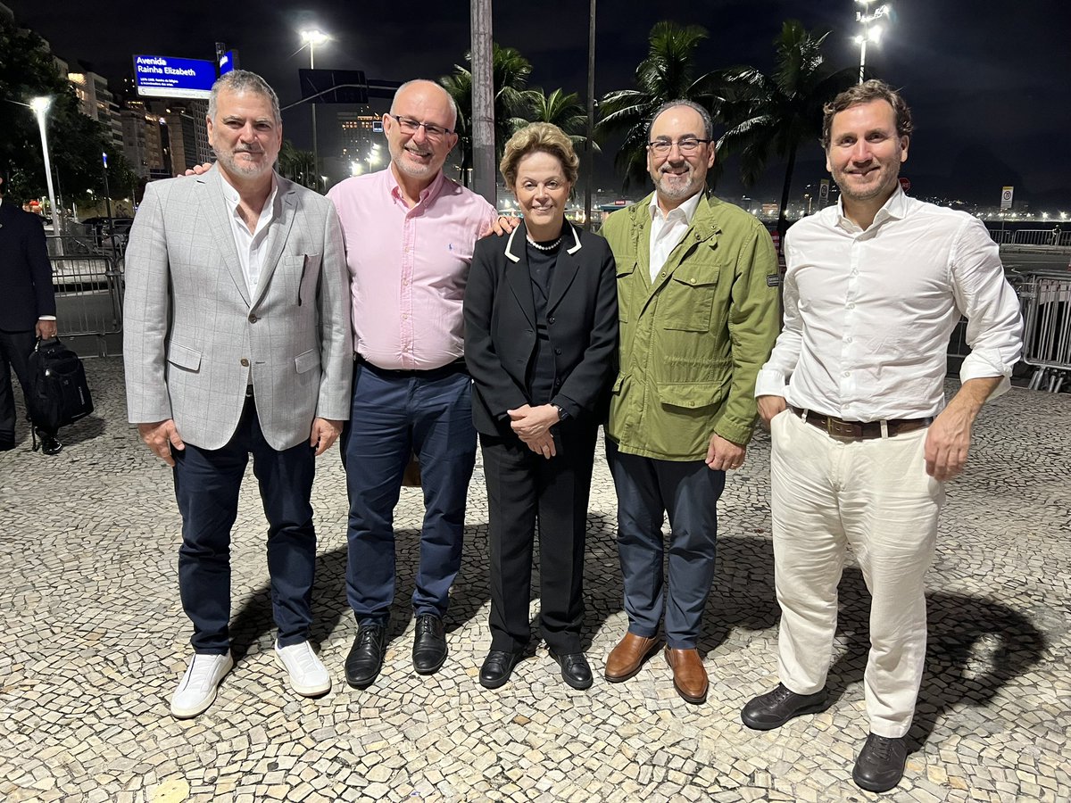 pablogentili's tweet photo. CAF fortalece su presencia a nivel global como el banco de la integración latinoamericana y caribeña. Semana intensa de trabajo en la Cumbre de Presidentes del @mercosur; Reunión Anual del @NDB_int; y Cumbre de los BRICS, Buenos Aires - Río
@AgendaCAF @sergiodigra @chrisasinelli https://t.co/cAb5O1pxed