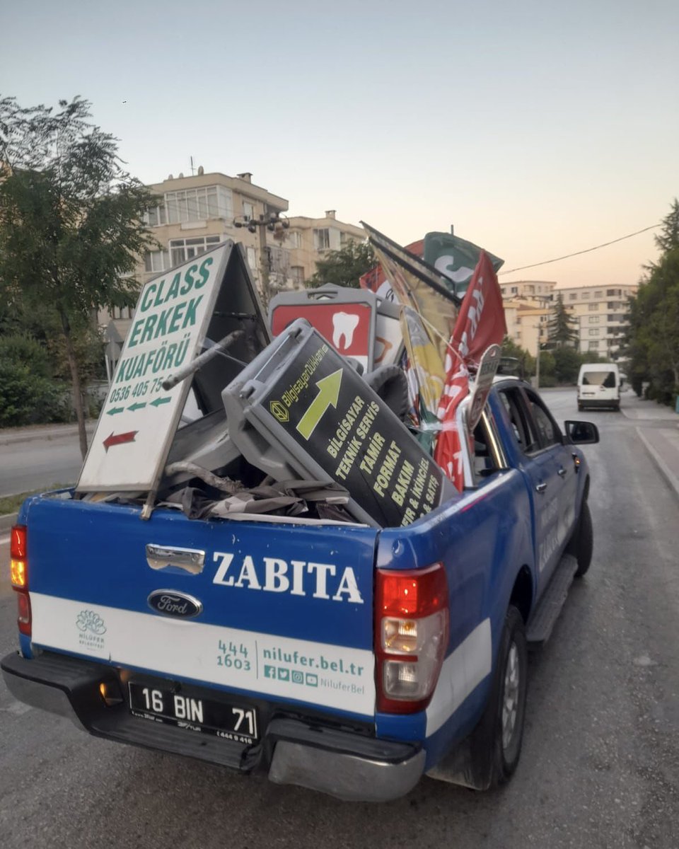Kent estetiğini bozan izinsiz afiş ve ilanlara karşı denetimlerimizi aralıksız sürdürüyoruz.
Mevzuata aykırı reklam materyalleri toplanıyor, sorumlular hakkında işlem yapılıyor.
#HerkesinSesiHepimizinNilüferi