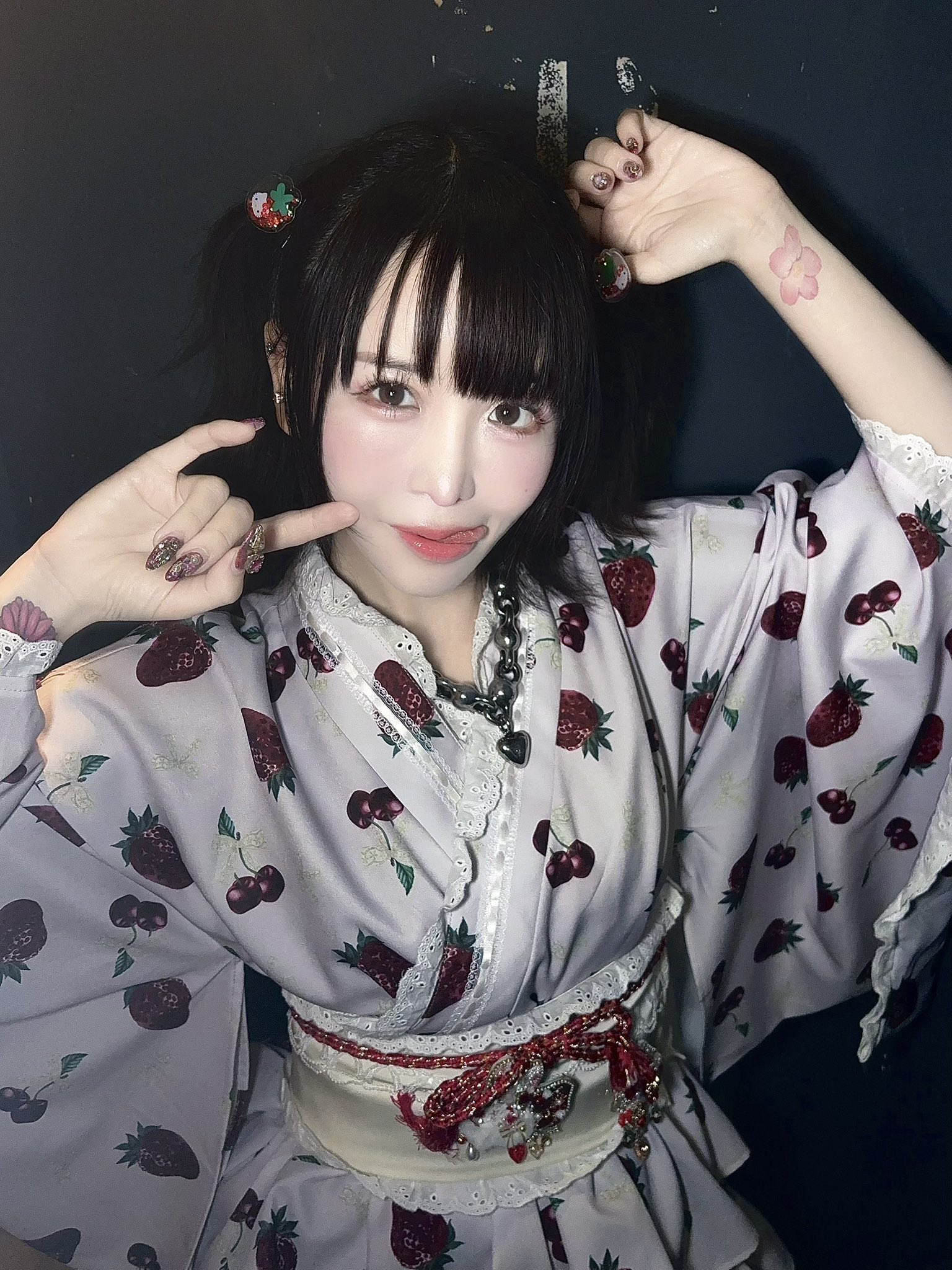 大森靖子 ☆ 美品 大森靖子のタイプの全身になれる ベロア セットアップ 大森靖子】常に全力だった10年の集大成『THIS IS JAPANESE GIRL