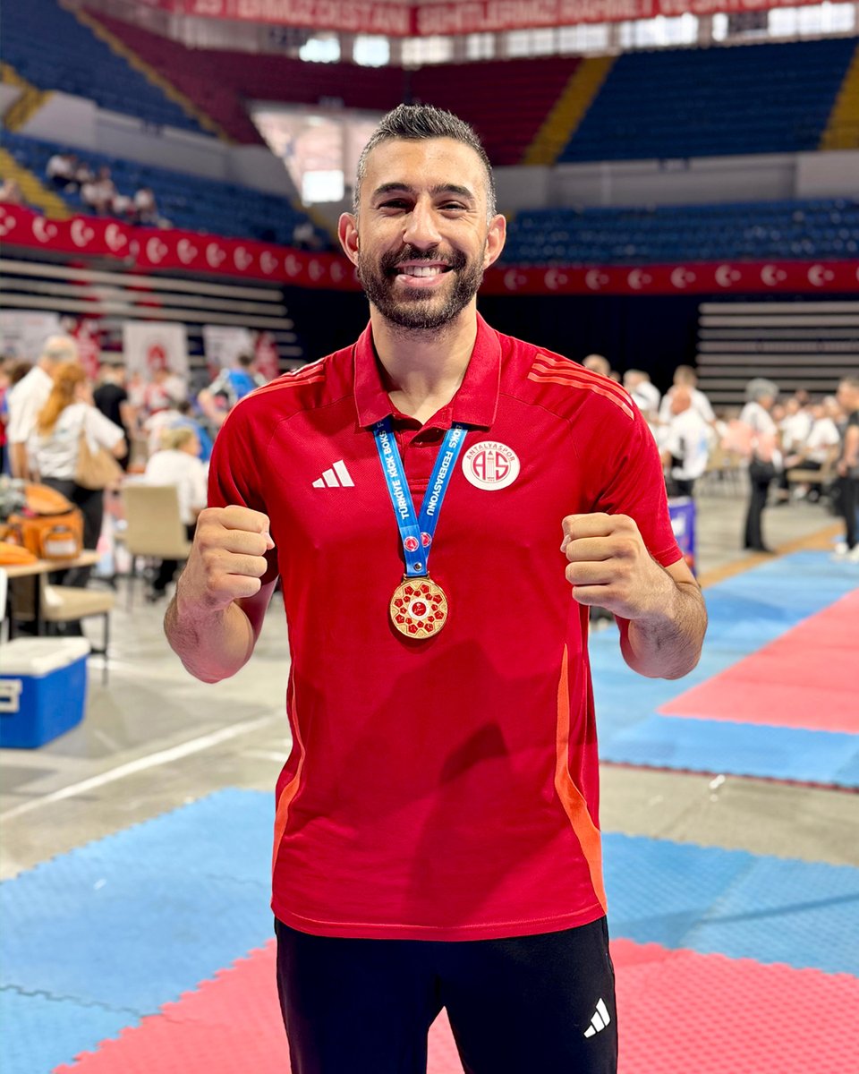 🇹🇷🥊 Kick Boksörlerimizden İzmir’de 2 Madalya 1 Milli Takım Vizesi

👏 Türkiye Kick Boks Federasyonu tarafından düzenlenen TASKK Türkiye Kick Boks Şampiyonası, 1 Temmuz 2025 tarihinde İzmir'de başladı. 12 Temmuz Cumartesi günü sona erecek olan ve millî takım oluşturma