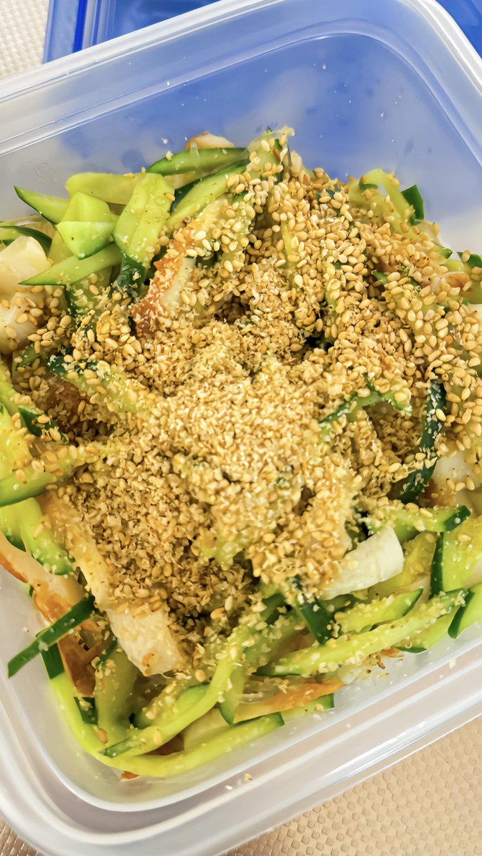 ざべもつ煮と春雨サラダ🌟

モツをネギと生姜で煮たら
ラーメン屋さんの気分(?)
を味わえました🍜