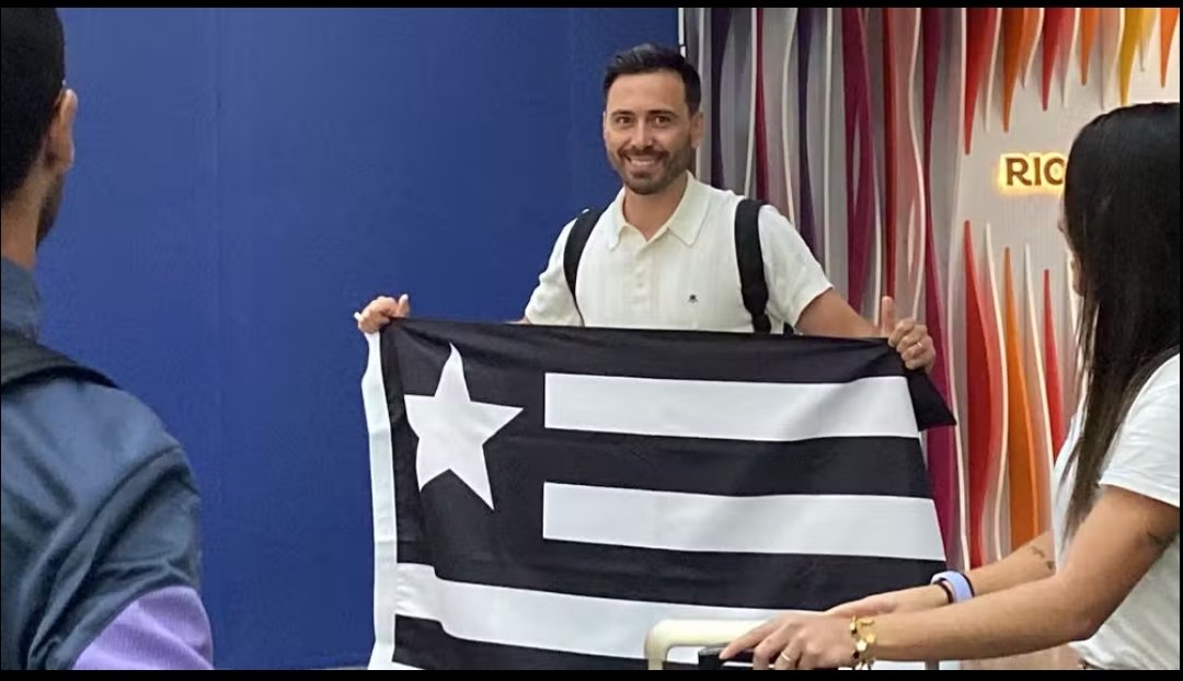 O Homem já esta em terras tupiniquins, desembarcou no rio esta manhã.