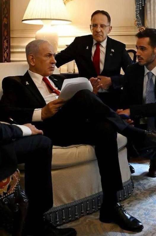 شاهت الوجوه وإسودت..
اللهم إجعل السـ.ـرطان فی عروقه حتی یکون بلا عودة الى فلسطـ.ـين الأبية