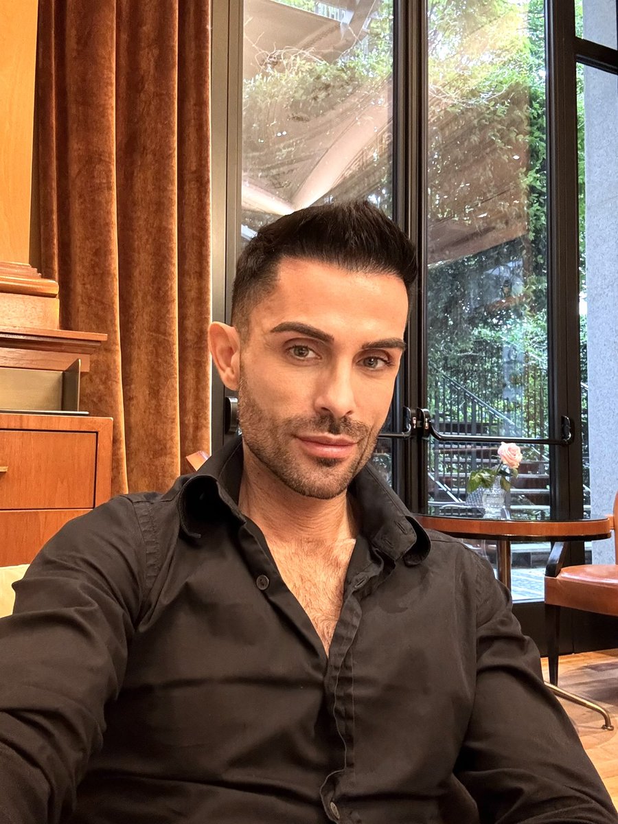 “Lunch break, but make it deluxe.”
🥂
#MarlowMoments #MilanoStyle
