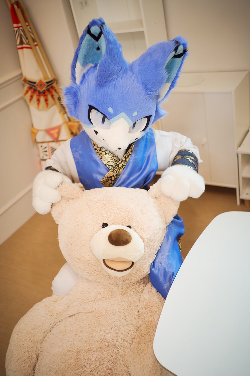 #FursuitEveryday
잘못했죠? 잘못했죠? 잘못했죠?