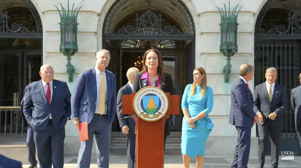 FarmPolicy's tweet image. At this morning's @USDA press conference, @SecRollins tells reporters that "we must be strategic in how we are implementing the mass #deportations so we are not compromising our #food supply" but that "there will be no amnesty."

usda.gov/about-usda/new…