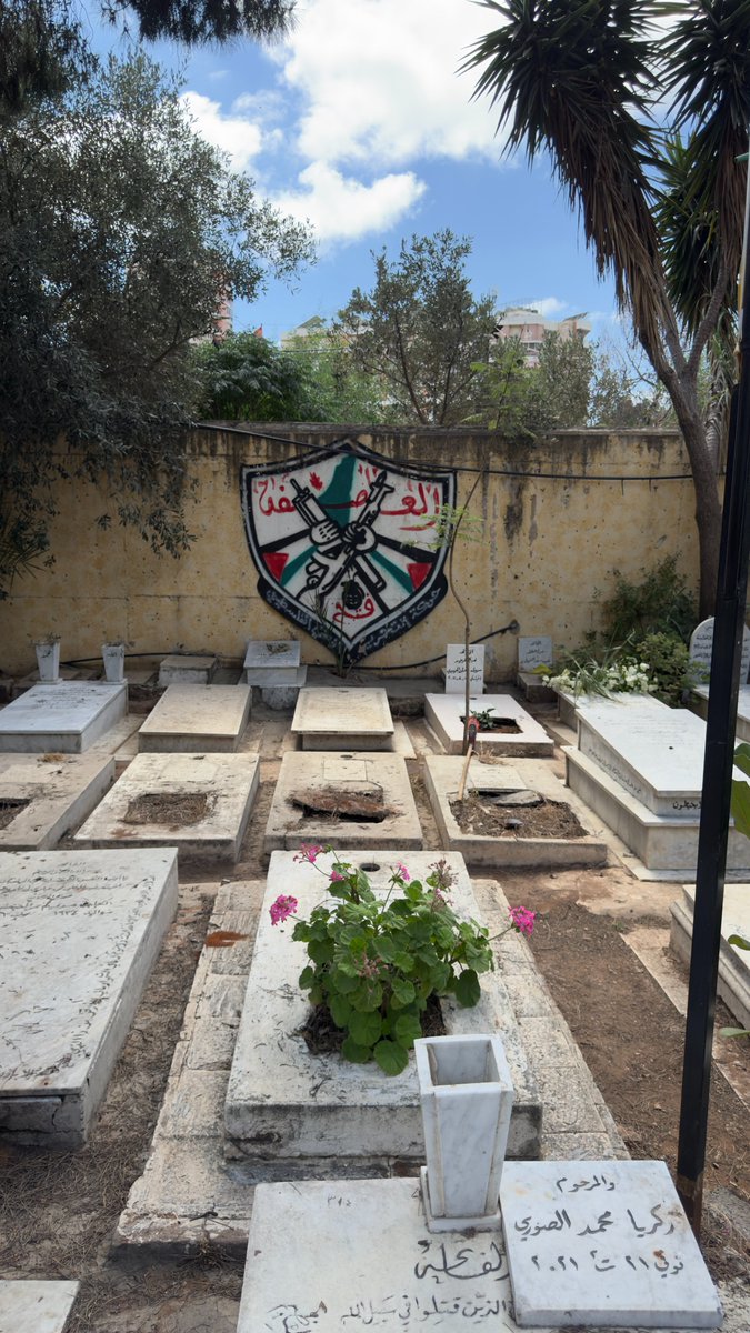 في مثل هذا اليوم اغتيل غسان كنفاني، المثقف المشتبك الذي آمن بالكفاح المسلح، ورأى في العنف الثوري الخيار الوحيد لاستئصال المشروع الصهيوني من المنطقة، وبالبندقية قبل الكلمة. دافع باسم الجبهة الشعبية عن عملية مطار اللد التي نفذها مقاتلو الجيش الأحمر الياباني، ورأى فيها رسالة أممية: